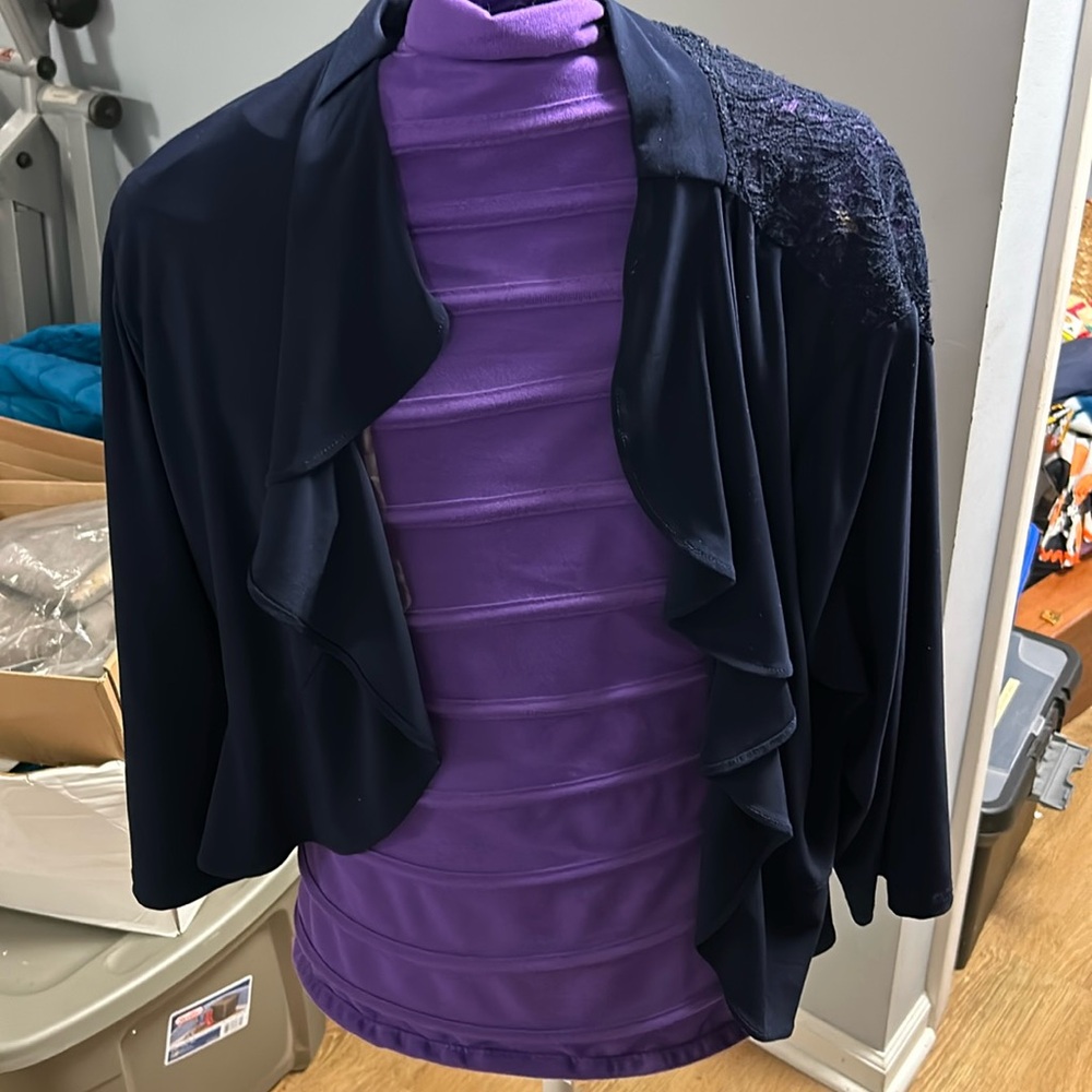 Shrug
Make me a offer.   Navy blue xl shrug